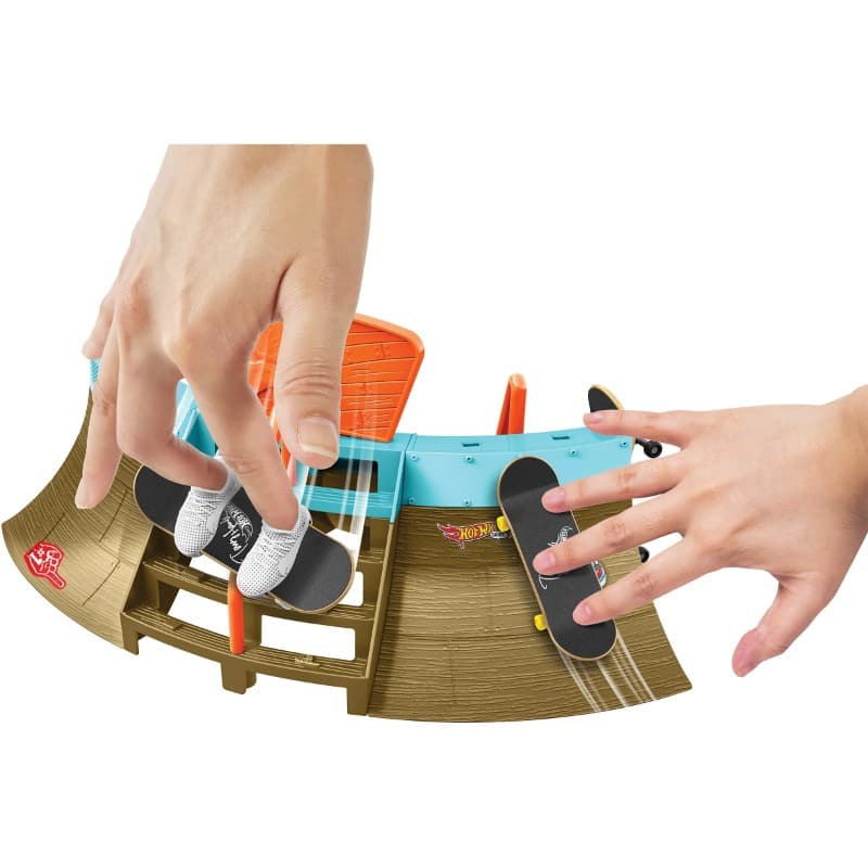 Hot Wheels Skate Stadium Skatepark Playset thumbnail 3