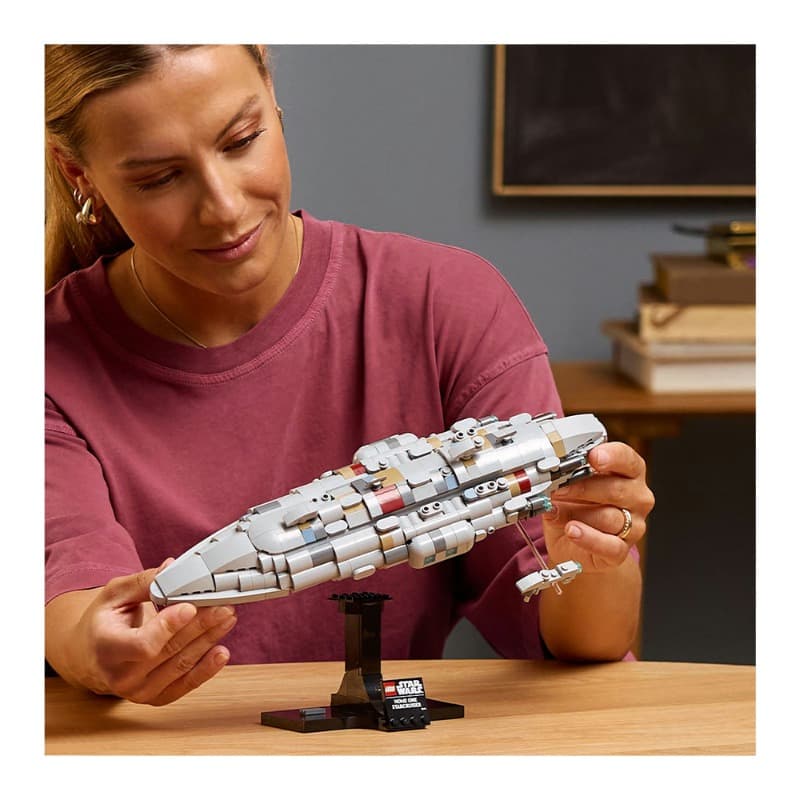 LEGO - Home One Starcruiser thumbnail 3