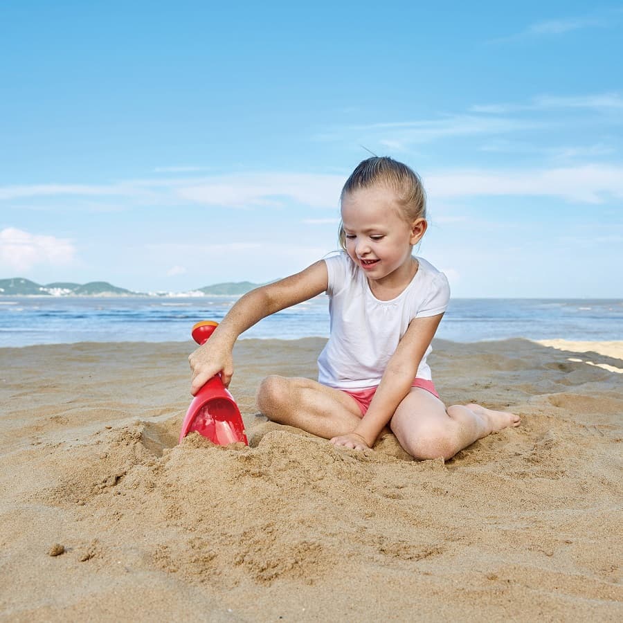 Hape - Rain Shovel - Red thumbnail 4