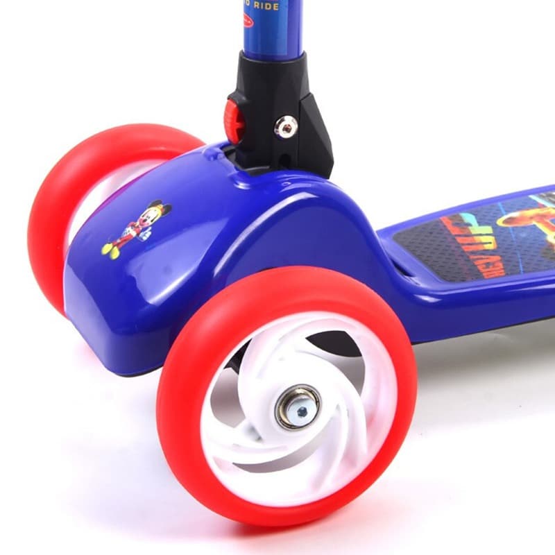 Disney Foldable Twist Scooter thumbnail 4