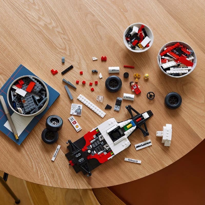 LEGO Icons McLaren MP4/4 & Ayrton Senna thumbnail 4